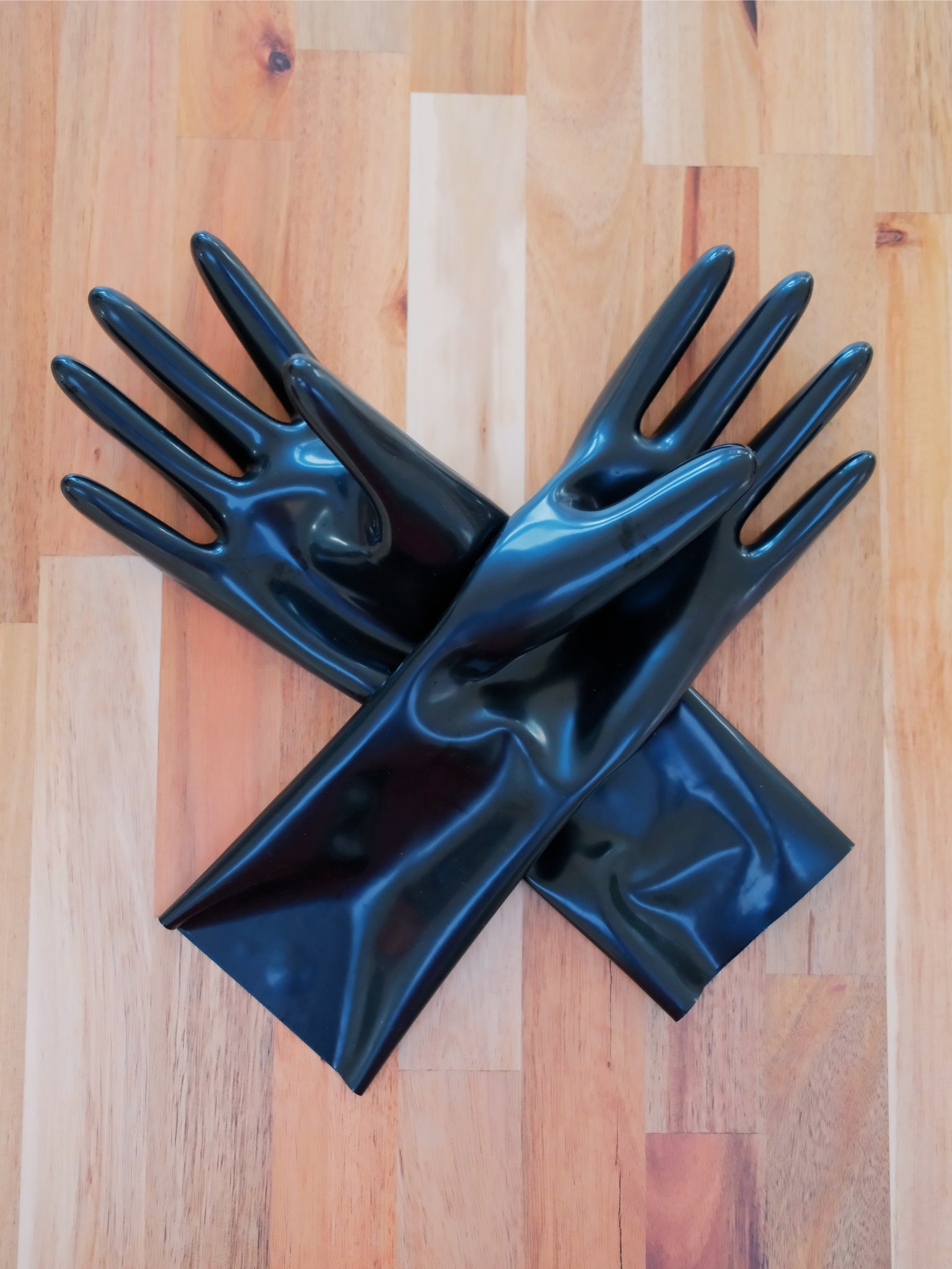 Black Latex Short Gloves 0.4mm Molded Rubber